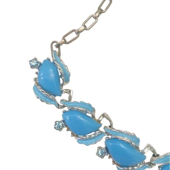 Vtg 50’s/60’s robin’s egg blue & silver tone leaf & crystal necklace & bracelet - Picture 4 of 7